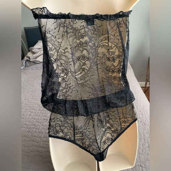 Undrest lace bodysuit size 1 - Picture 2 of 6